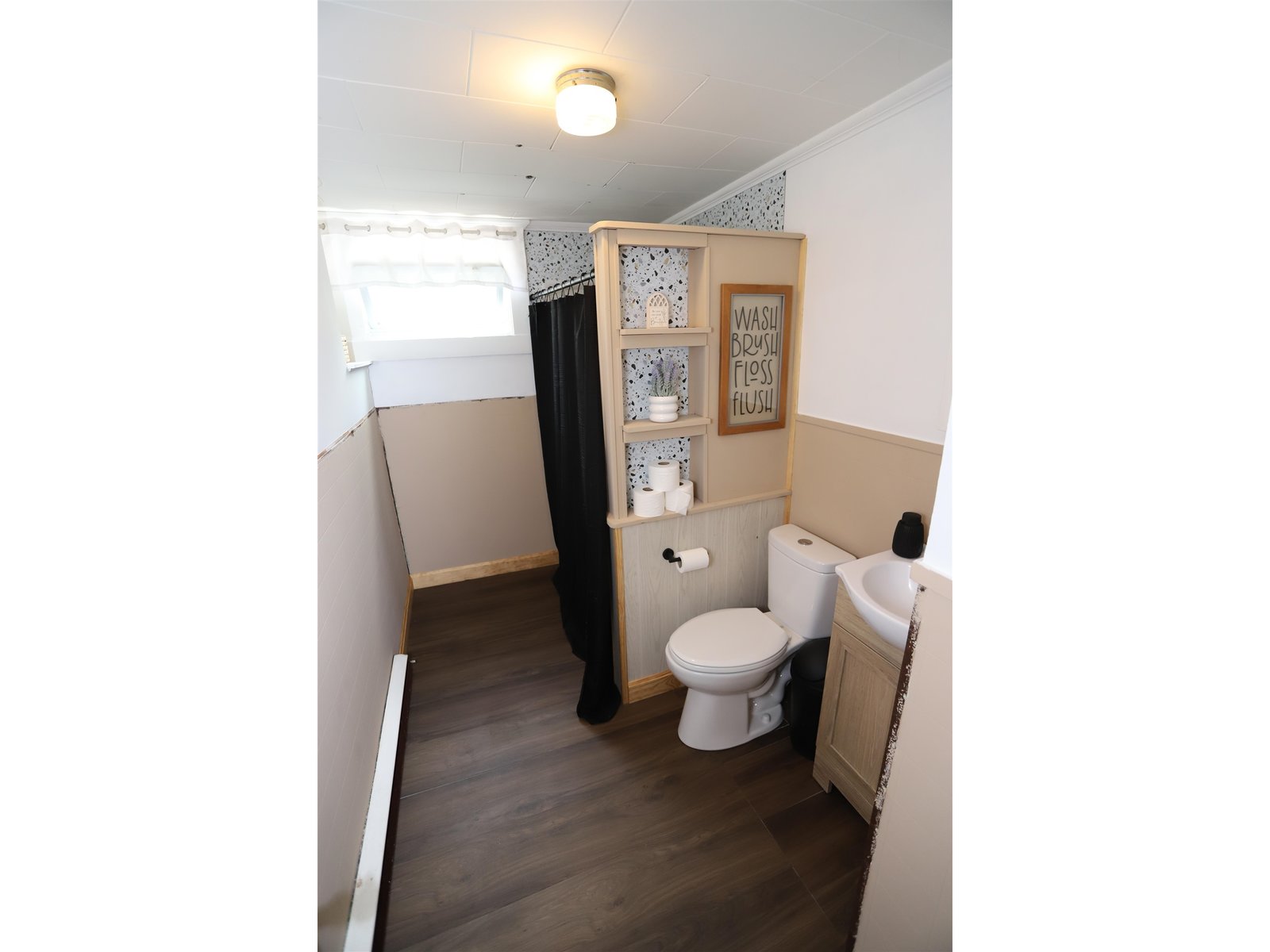 Full Bath - B