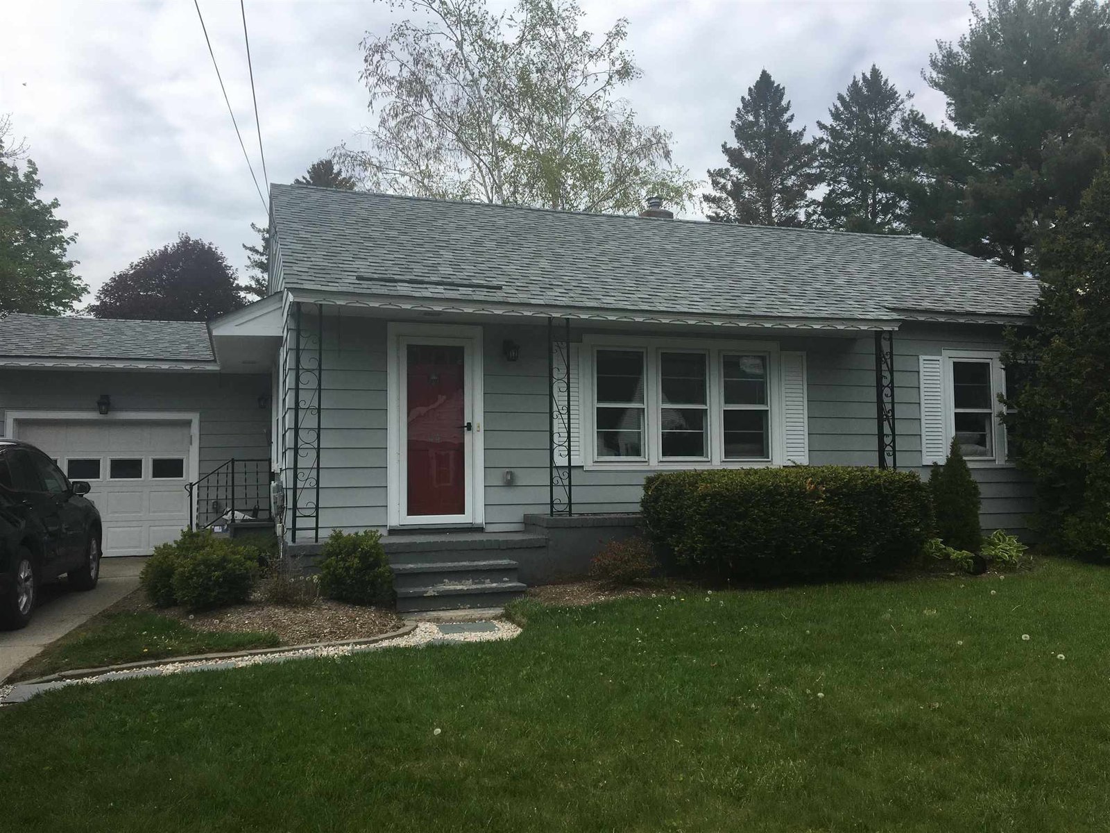 94 Saratoga Avenue