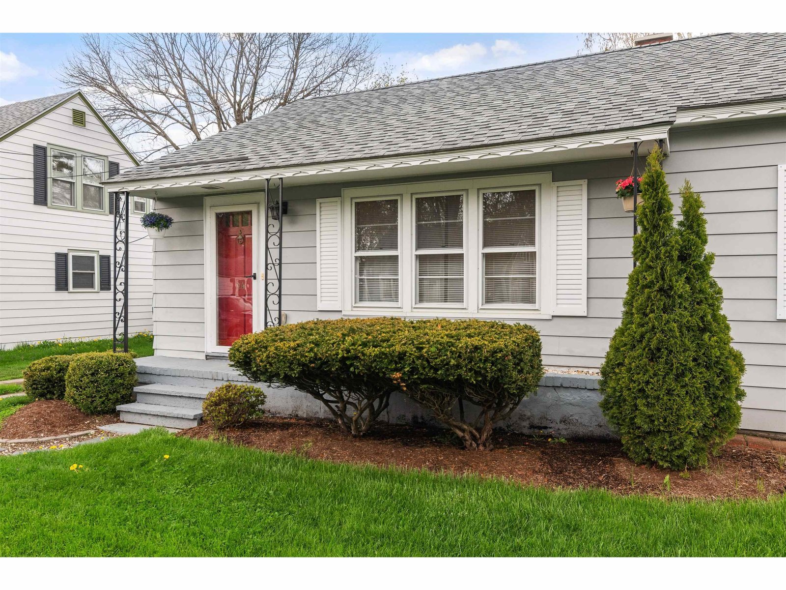 94 Saratoga Avenue