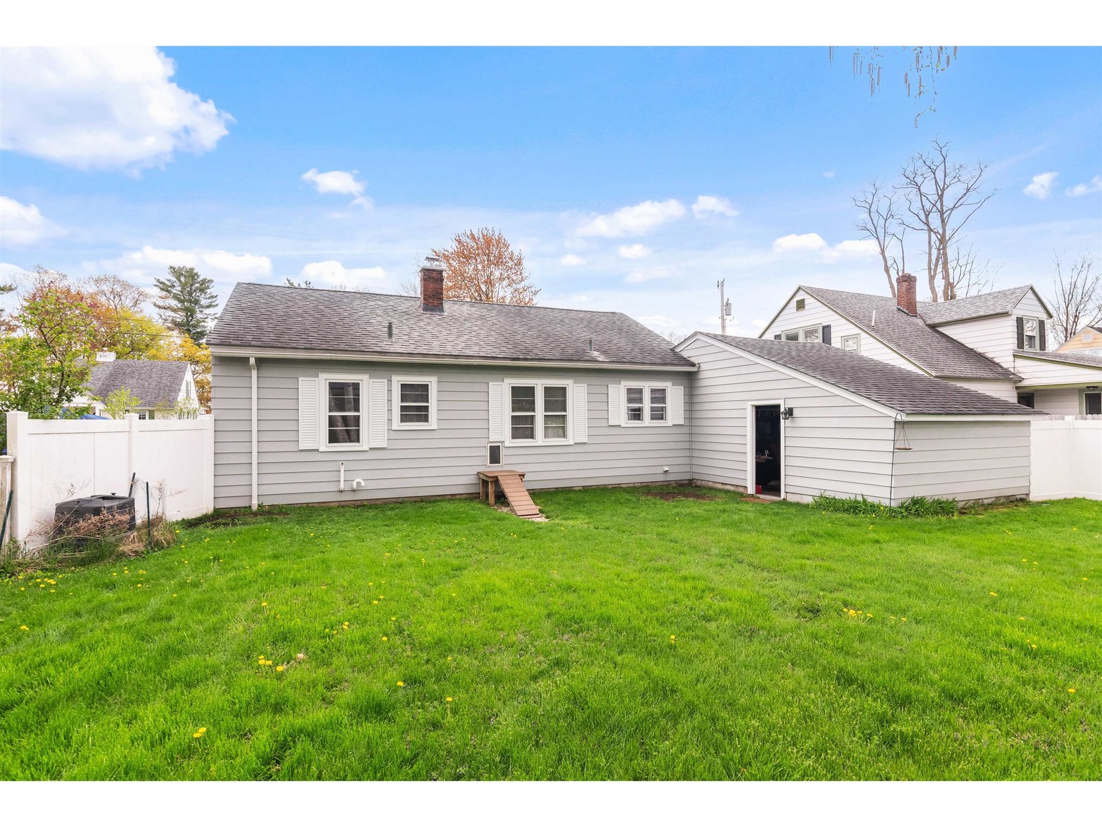 94 Saratoga Avenue