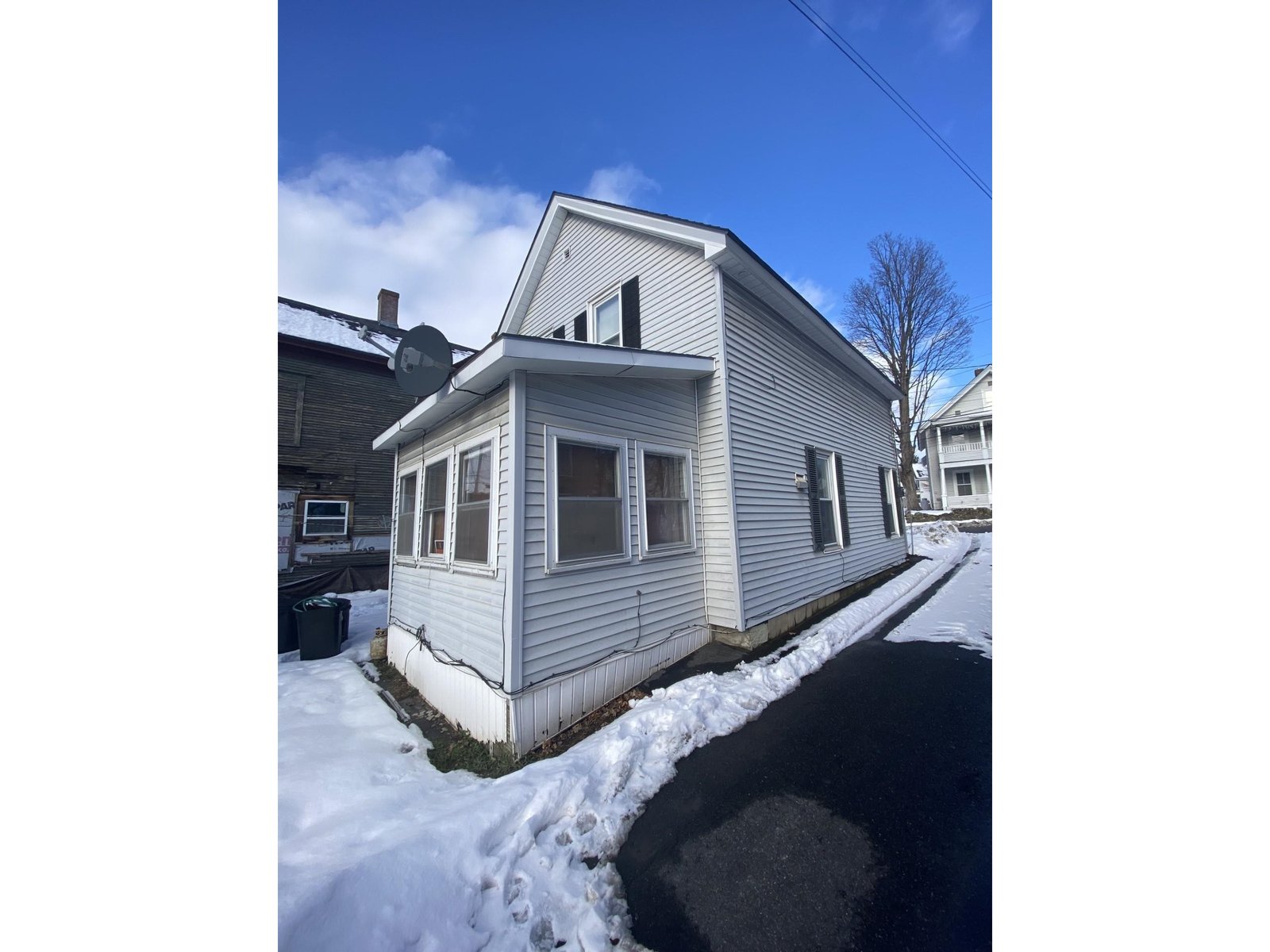 94 Seminary Street