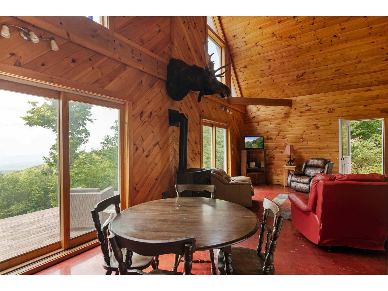 942 Deer Run Lane