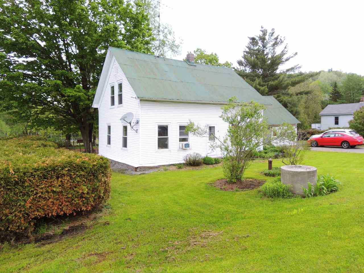 949 VT Route 105, Charleston