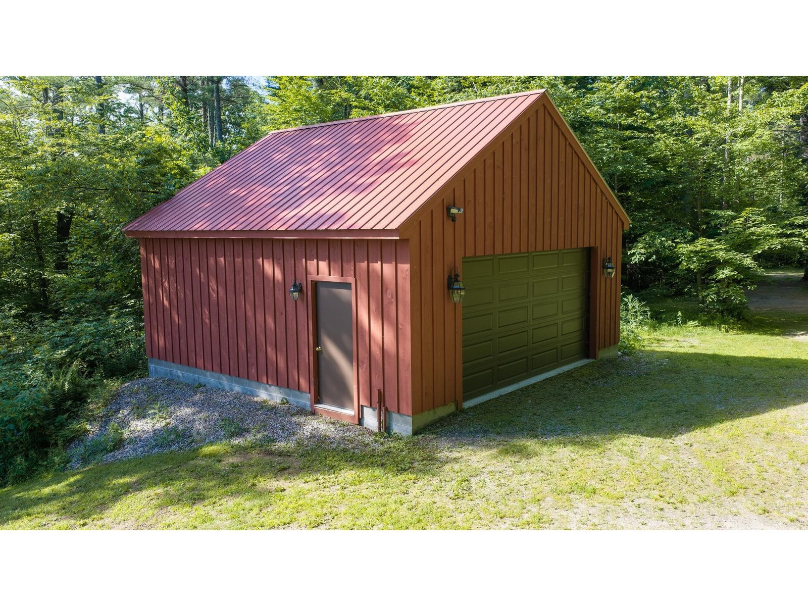 24x24 2 Bay Garage with Storage