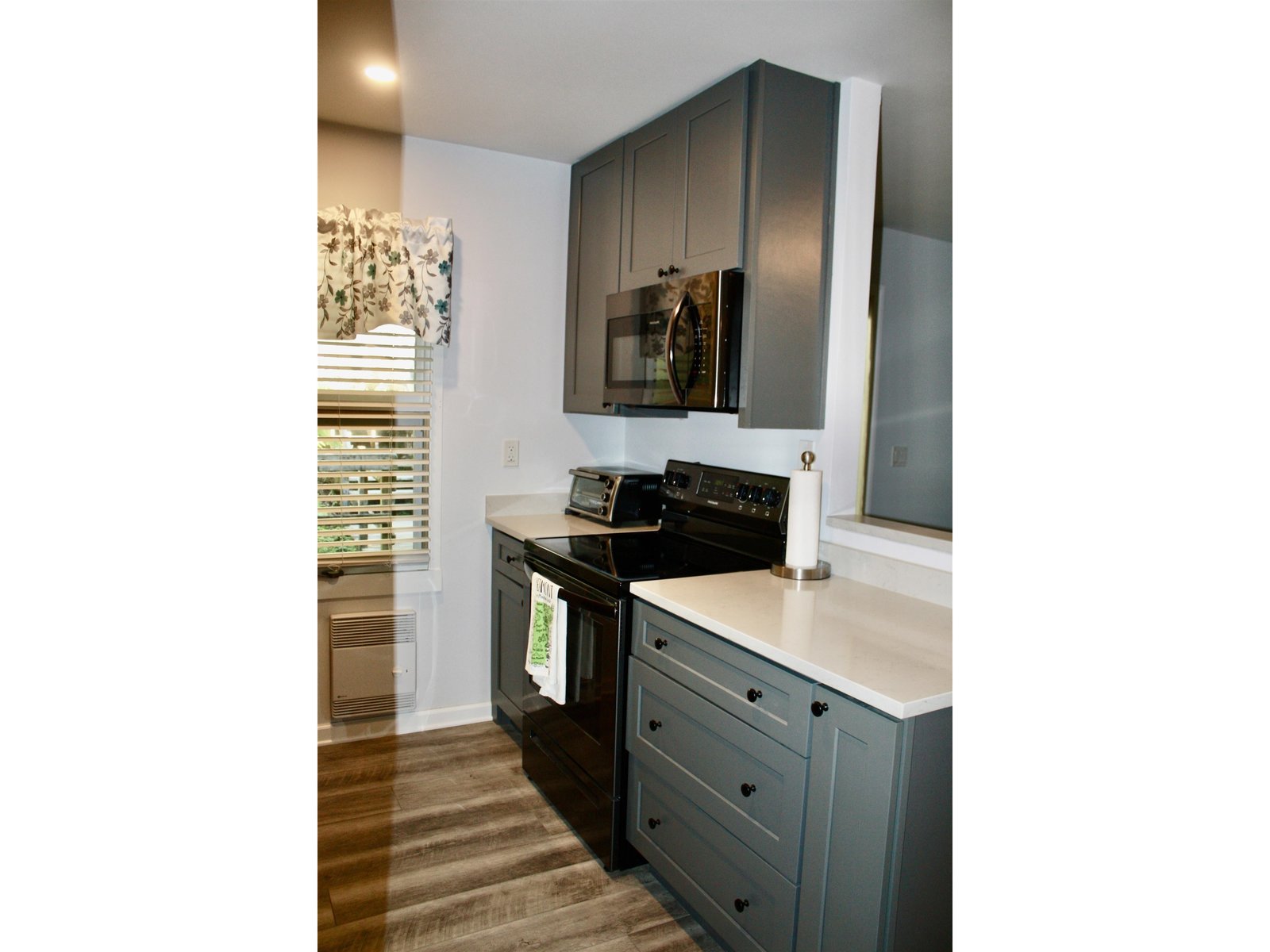 956 Butternut Hill Road, Unit E4