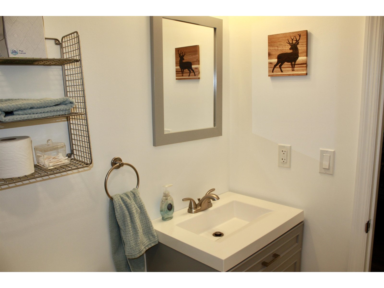 956 Butternut Hill Road, Unit E4