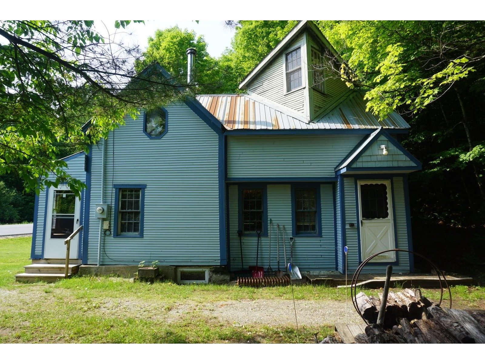 9562 Main Road
