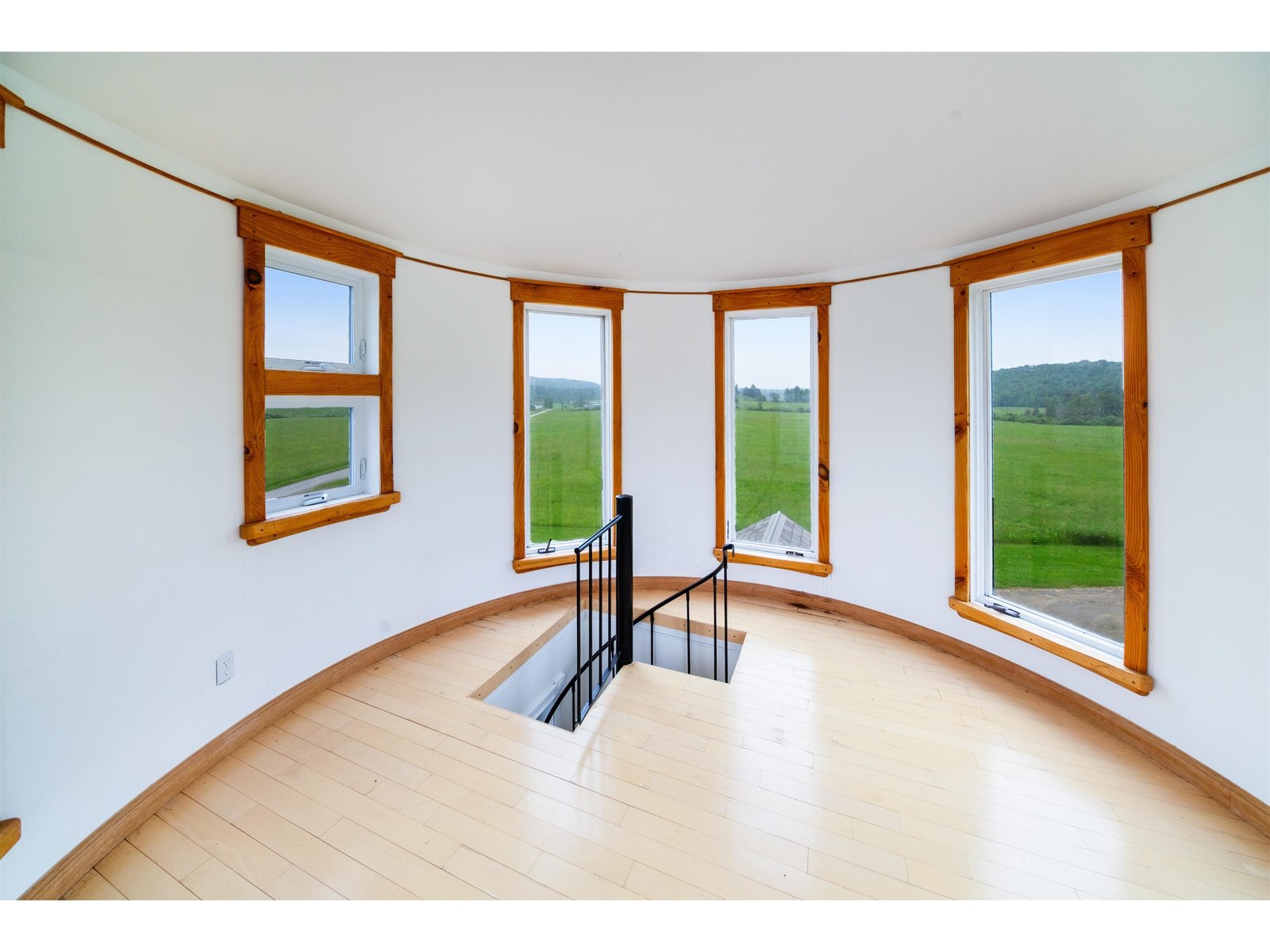 957 Pleasant Valley Road