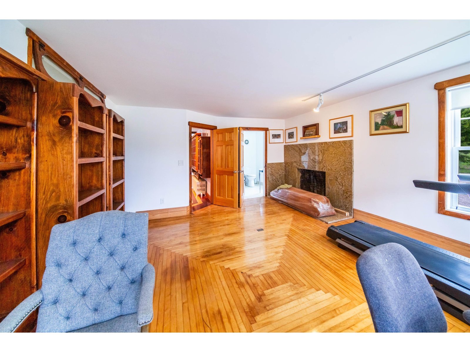 957 Pleasant Valley Road