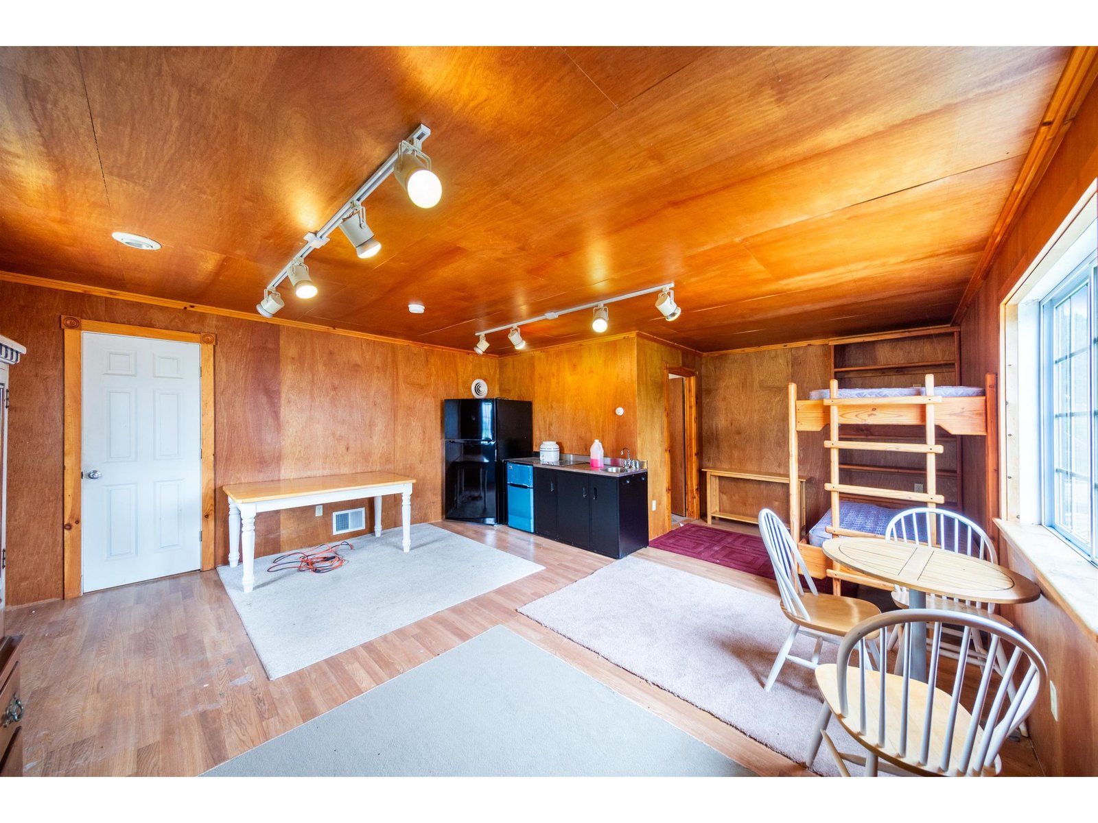 957 Pleasant Valley Road