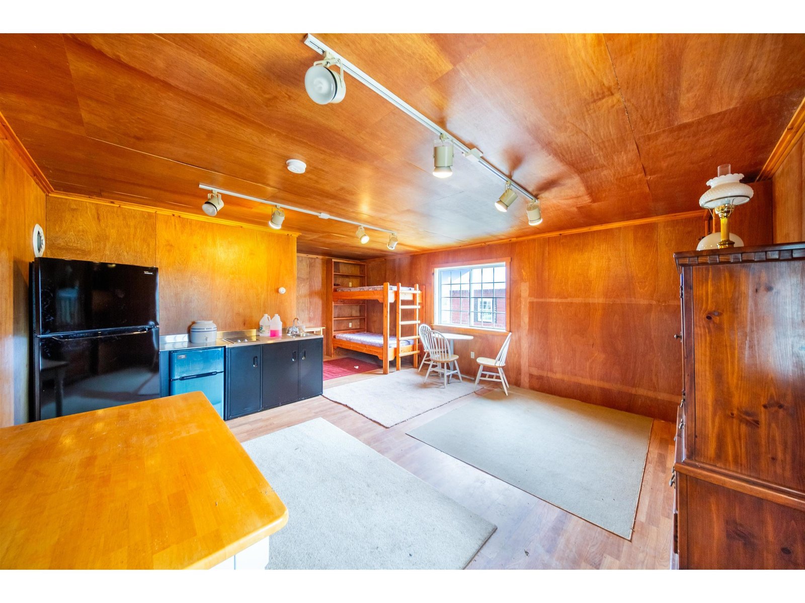 957 Pleasant Valley Road
