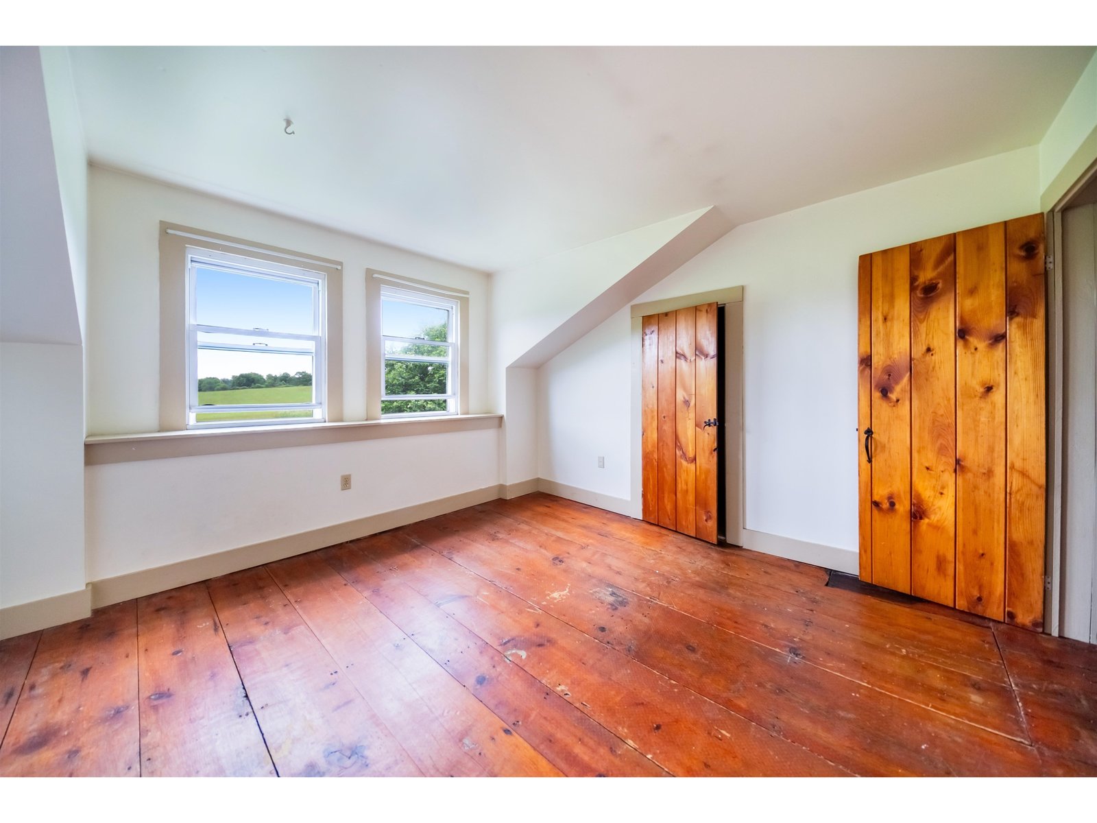 957 Pleasant Valley Road