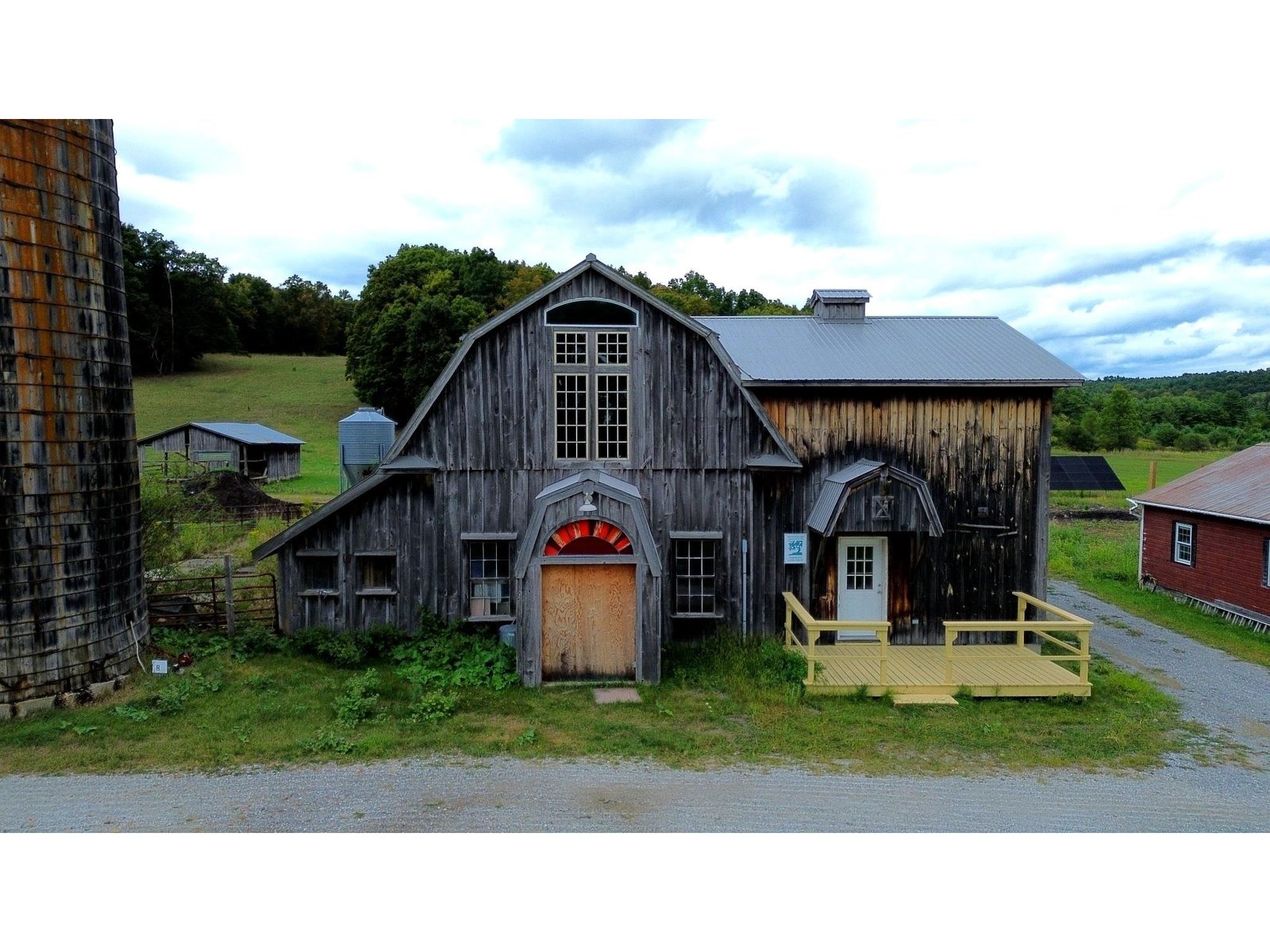 957 Pleasant Valley Road