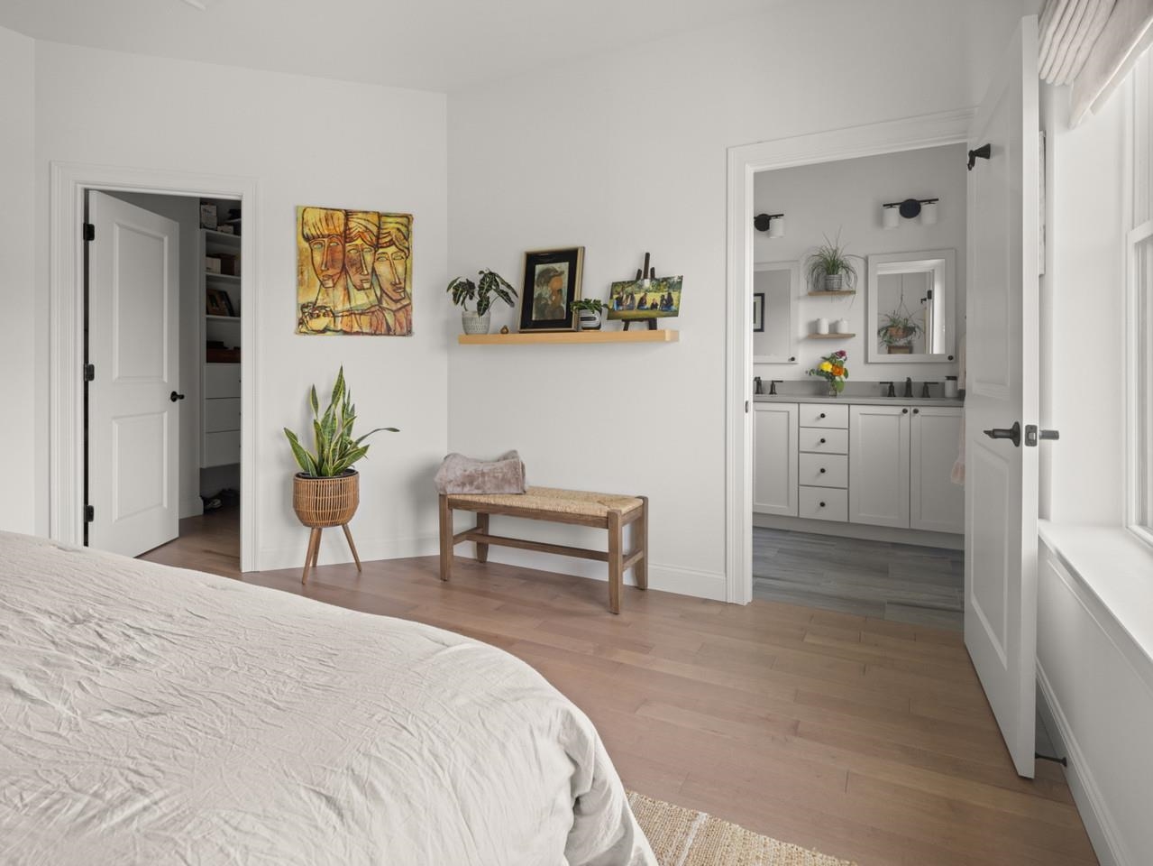 Closet w/Custom Built-ins