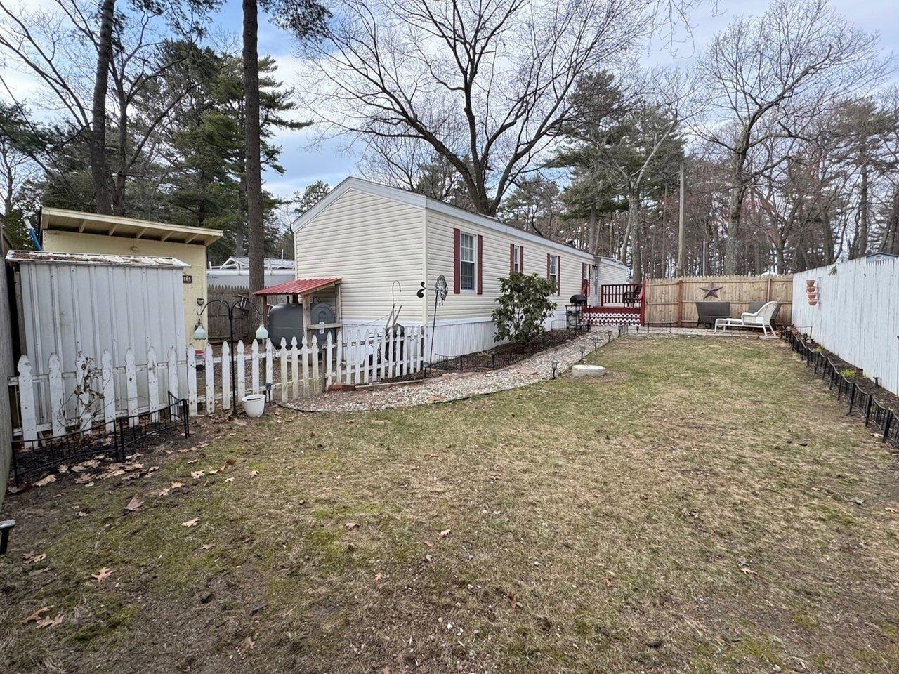 96 Hawthorne Lane