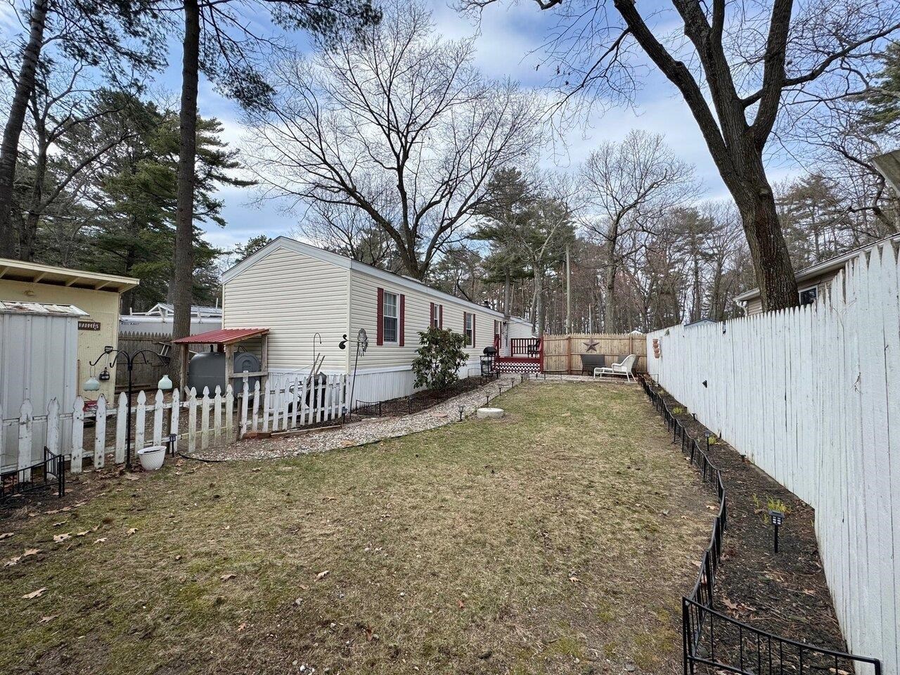 96 Hawthorne Lane