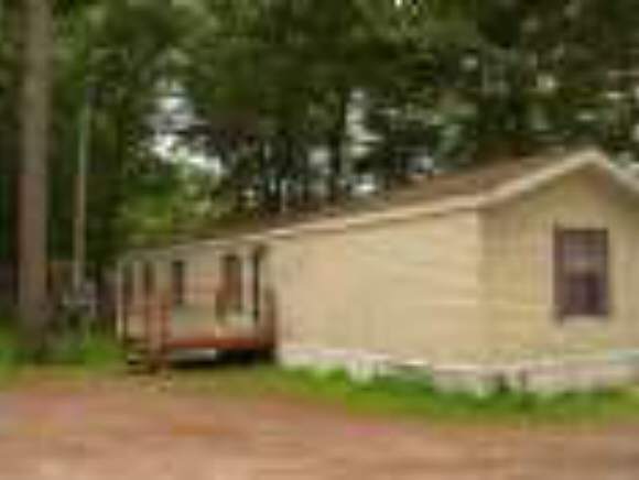 96 Hawthorne Ln