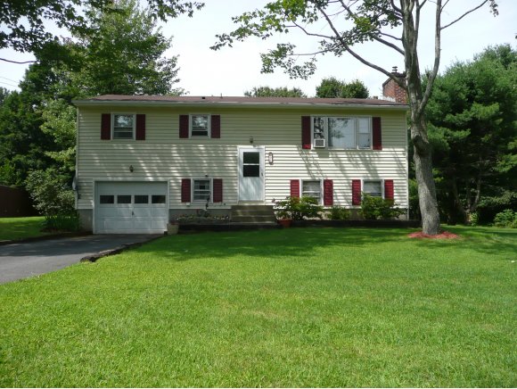 96 Pinecrest Dr