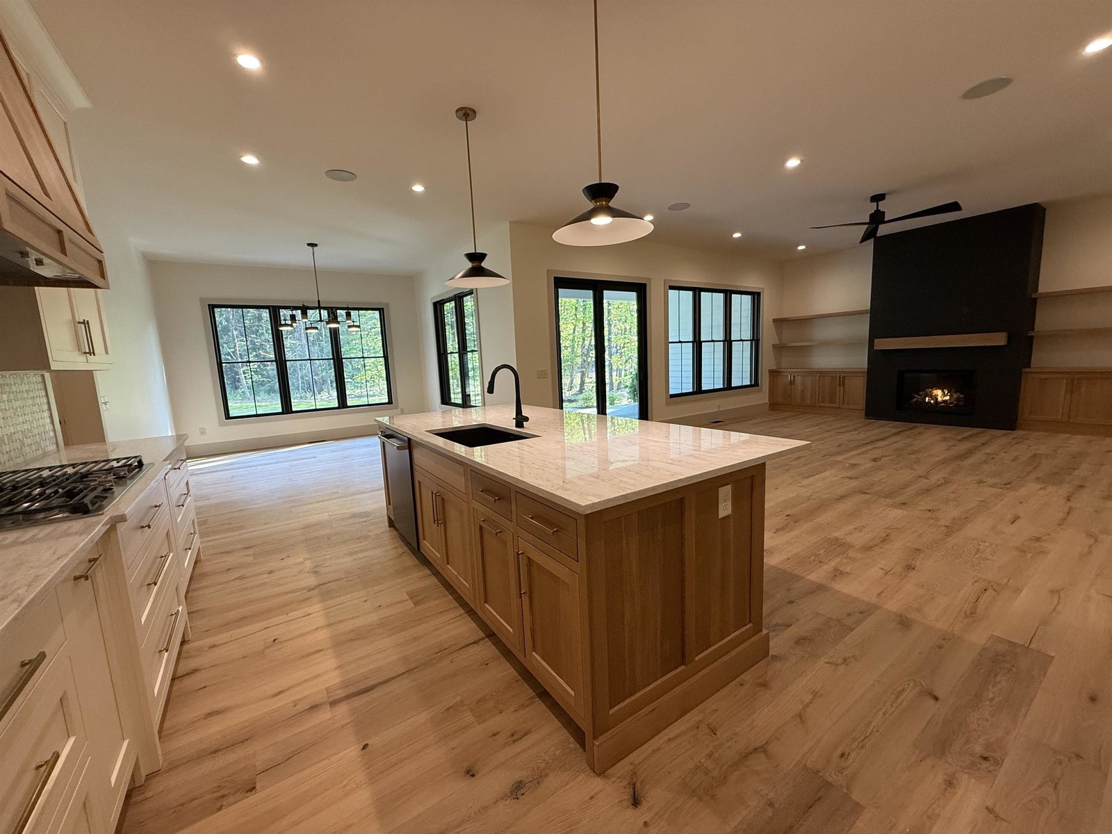 Gourmet kitchen