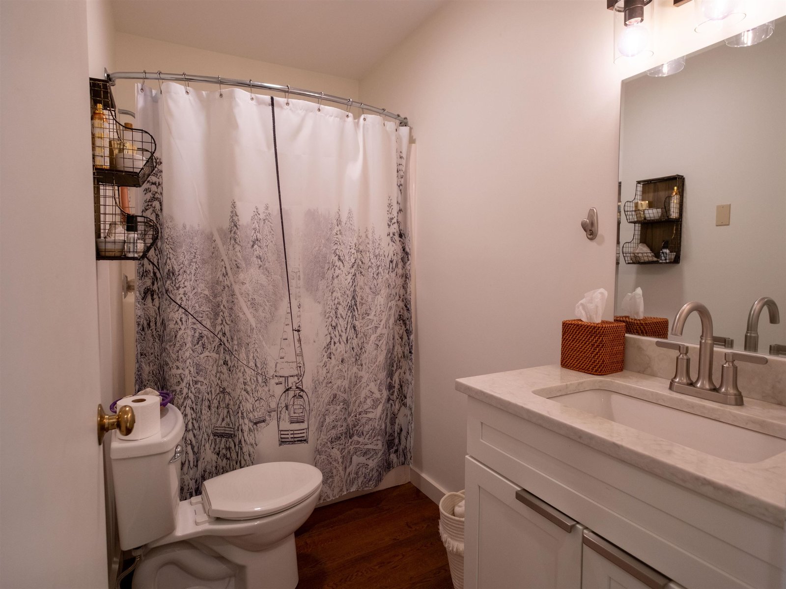 Main level full bathroom