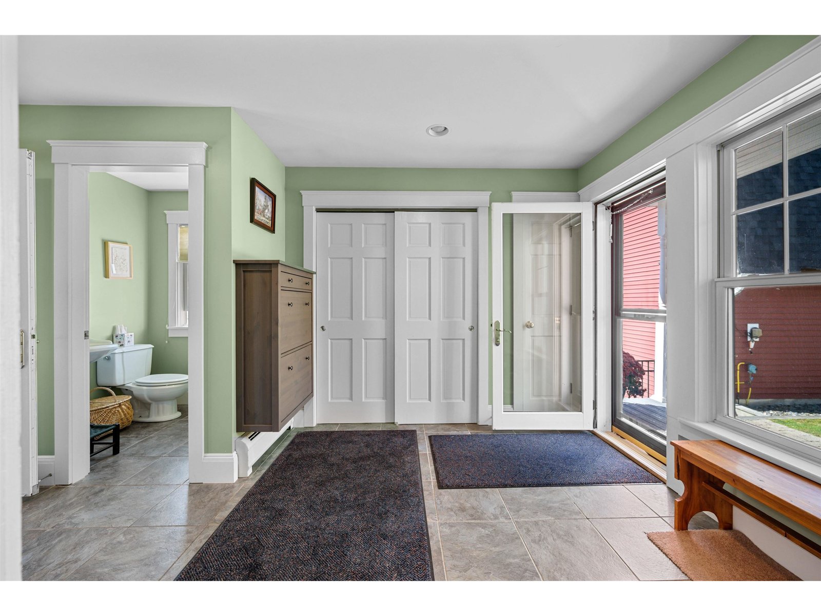 975 Sanders Circle
