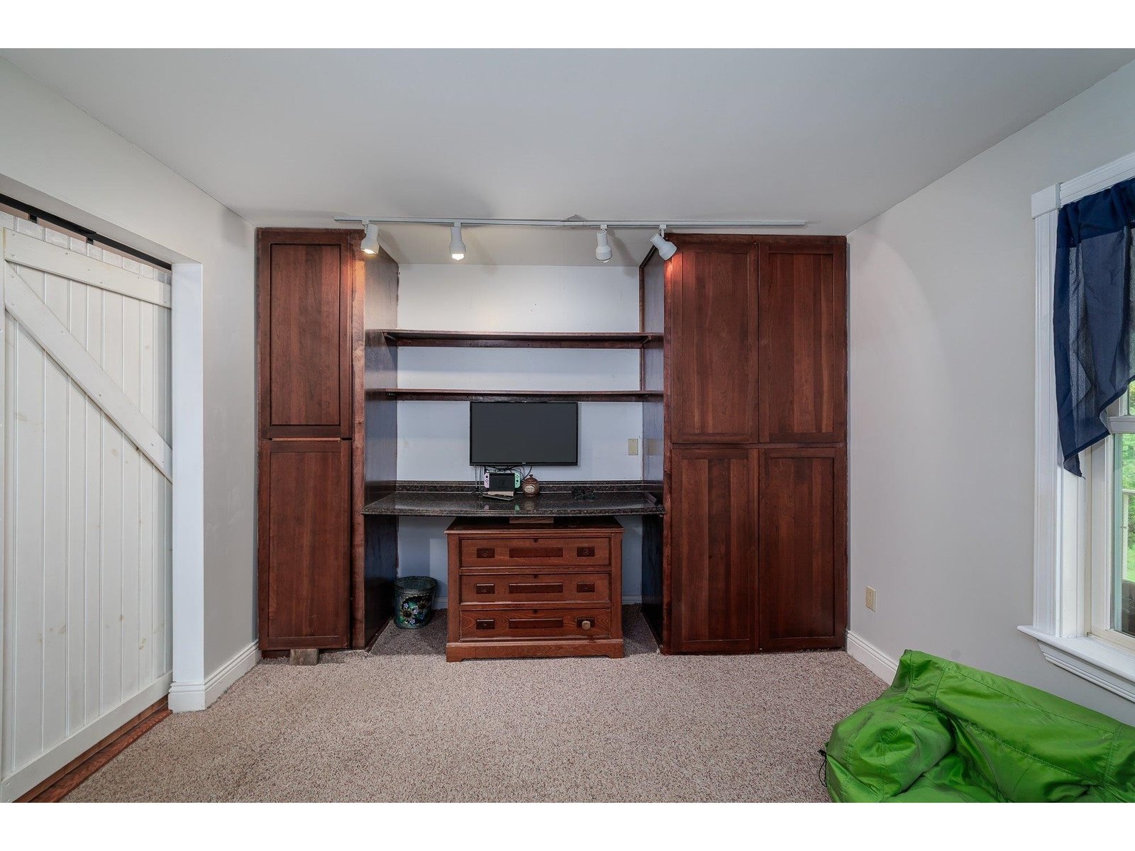 977 Lower Pleasant VAlley Road