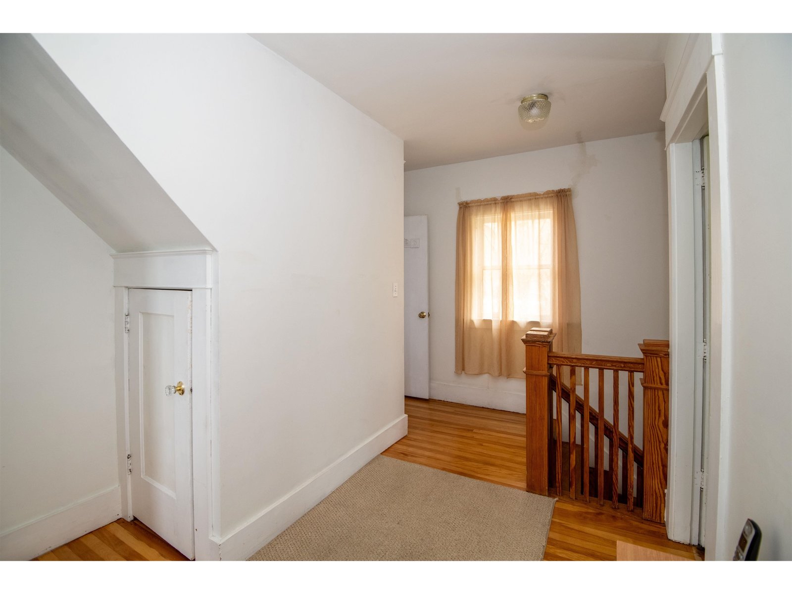 98 Circle Street