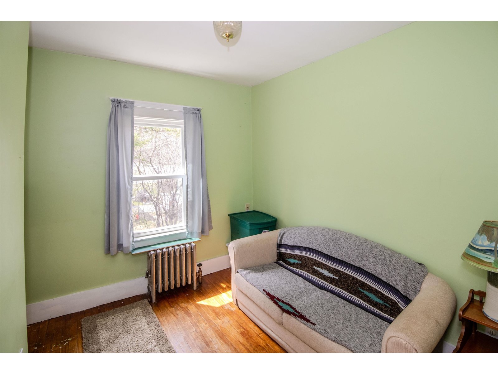 98 Circle Street