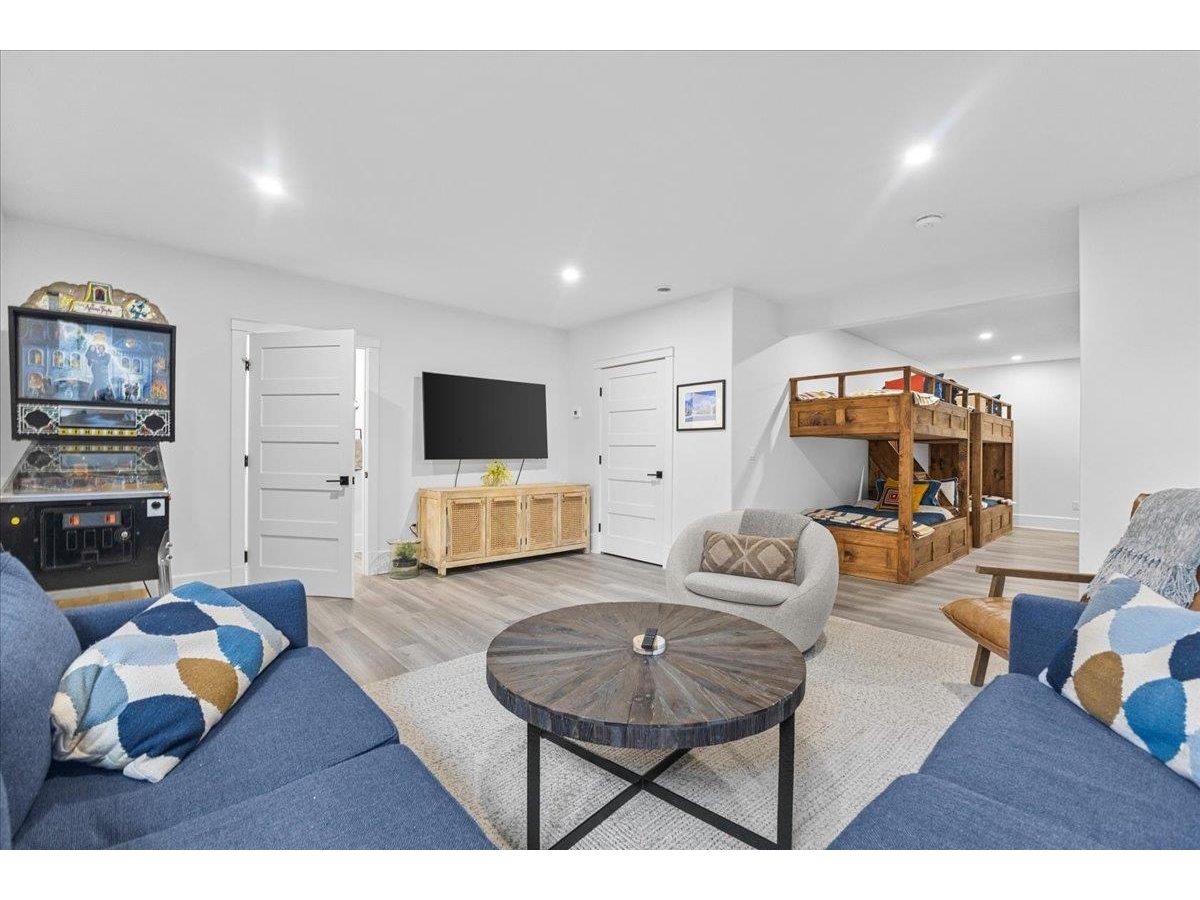 98 Hill Street, Unit #5
