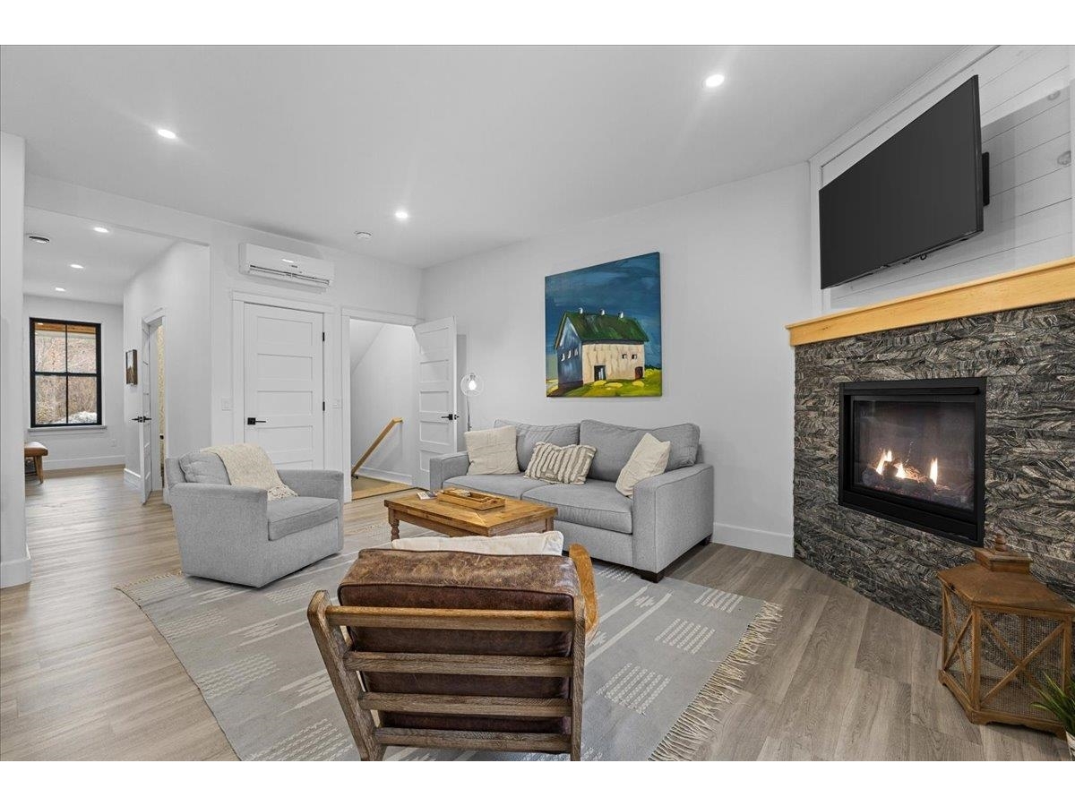 98 Hill Street, Unit #5