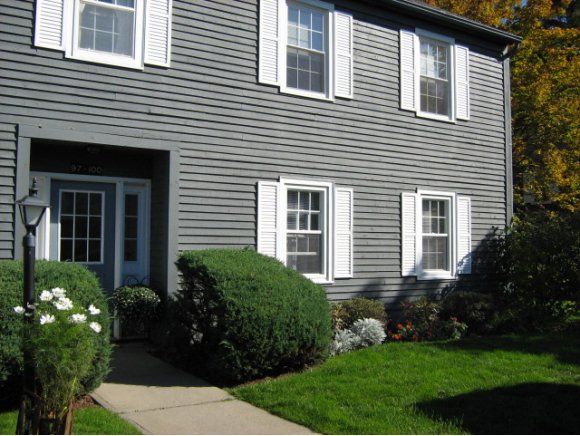 98 Twin Oaks Terrace, Unit 98