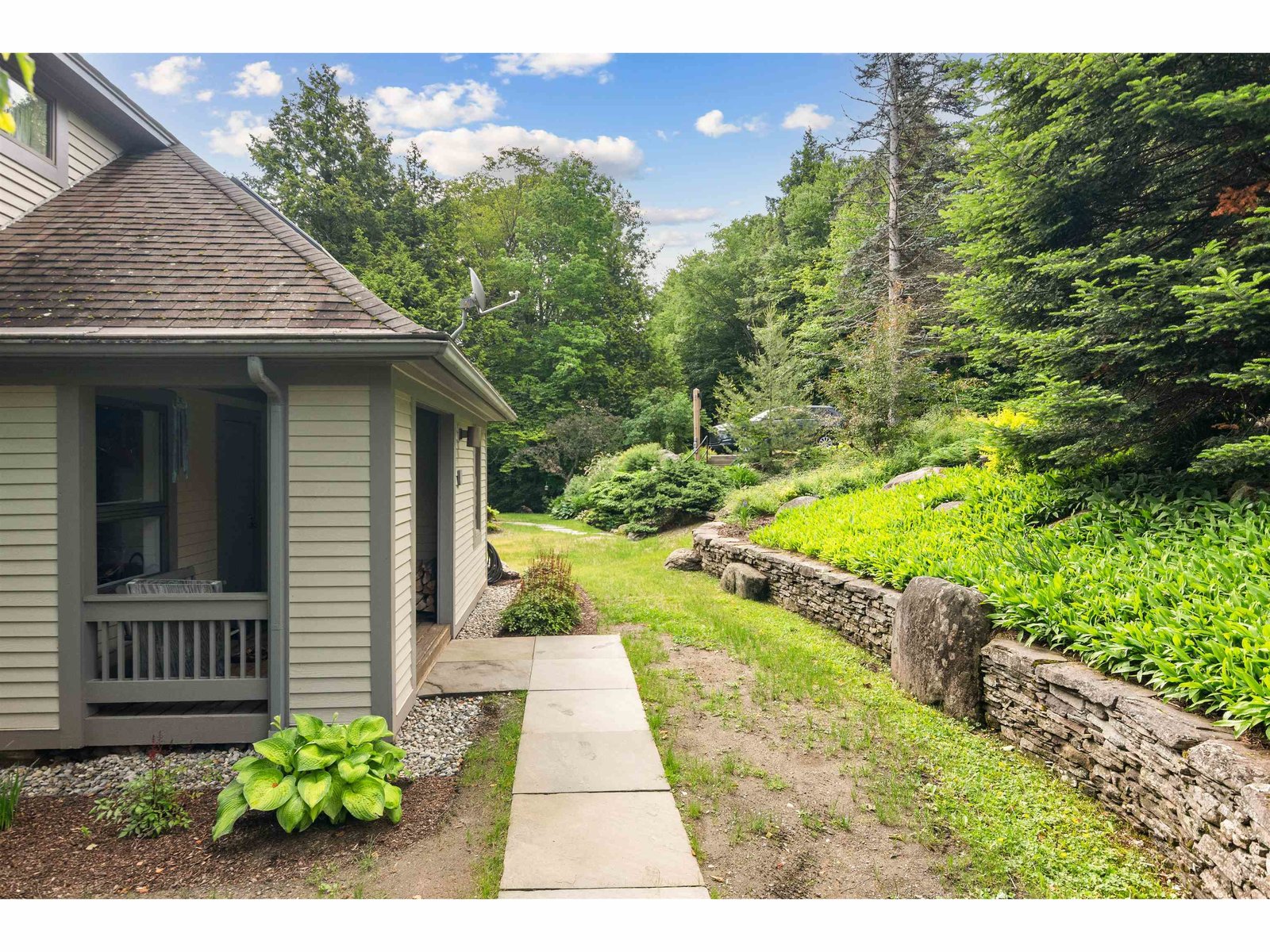 982 Brook Road, Unit 4