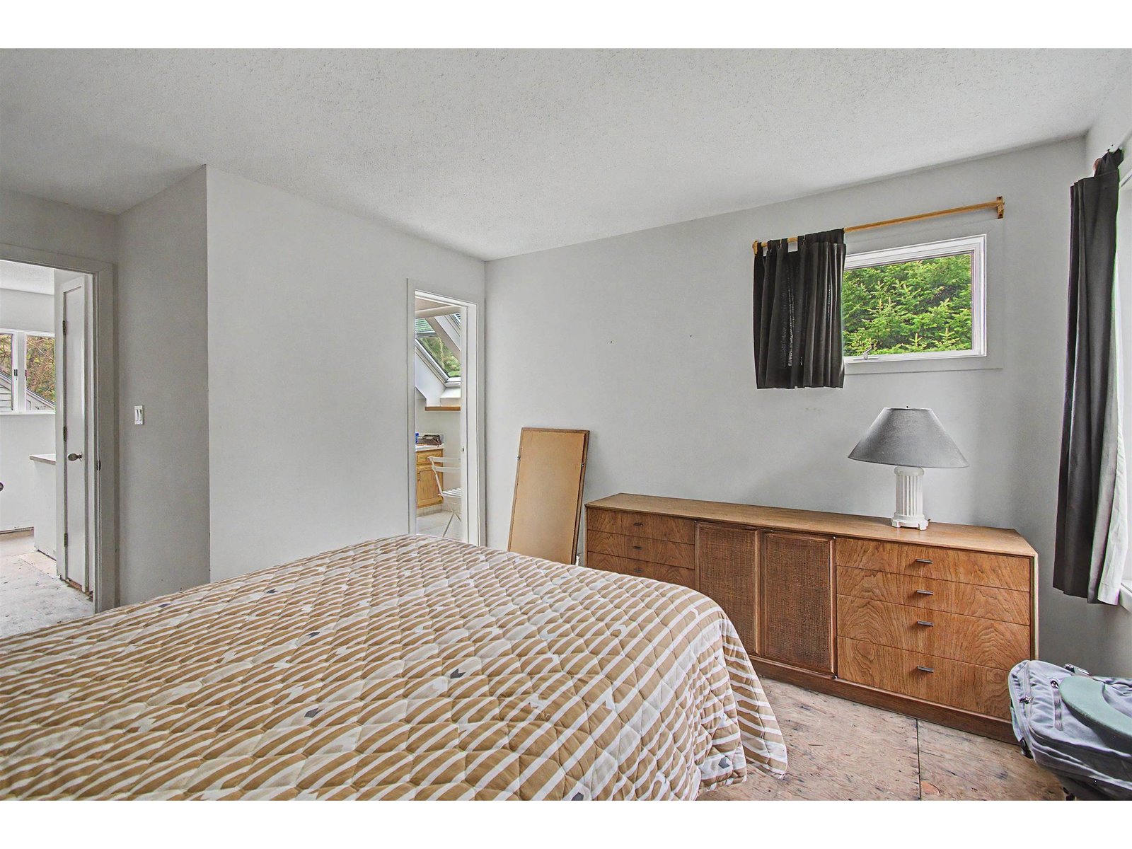 982 Brook Road, Unit 4