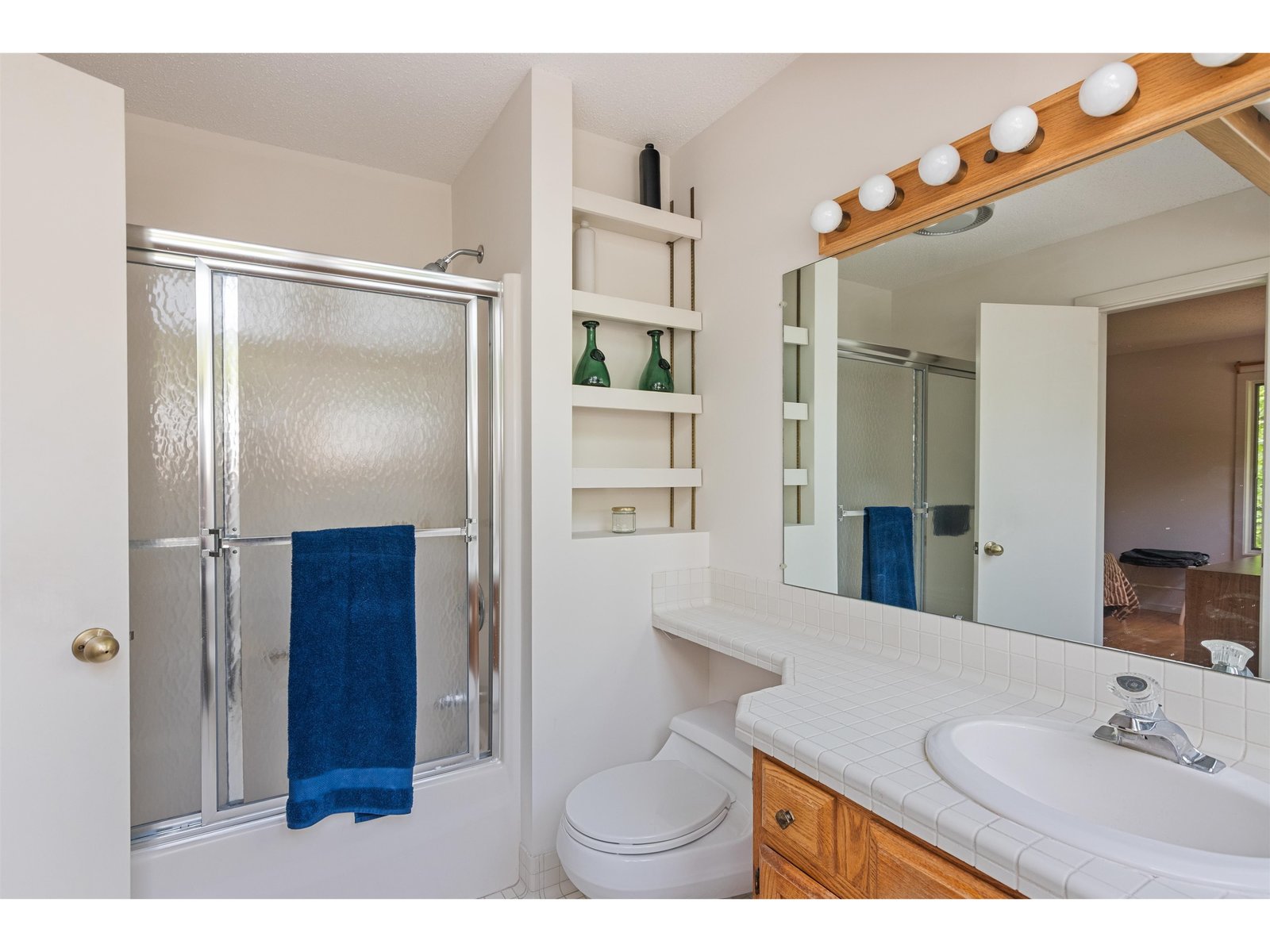 982 Brook Road, Unit 4