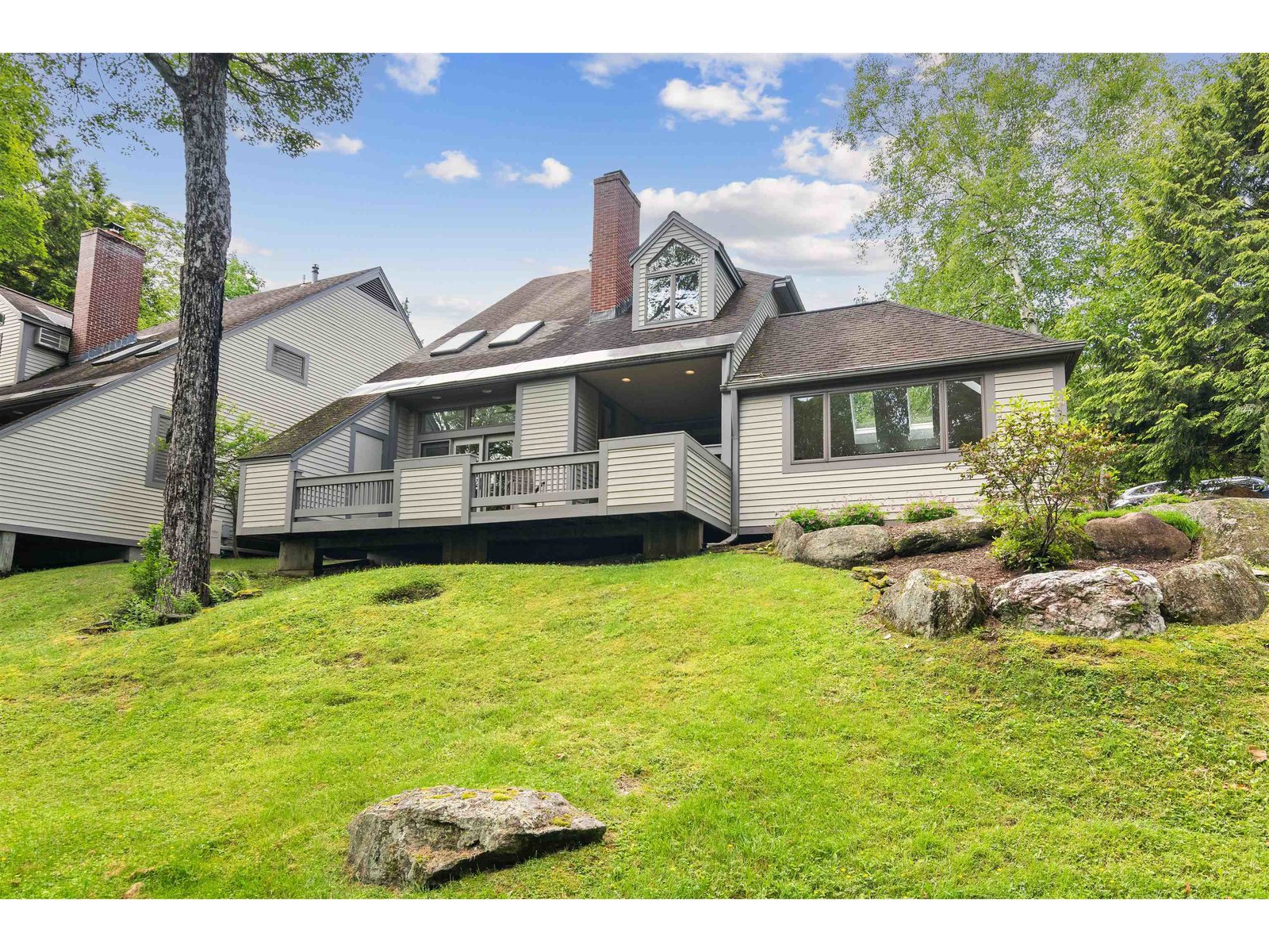 982 Brook Road, Unit 4