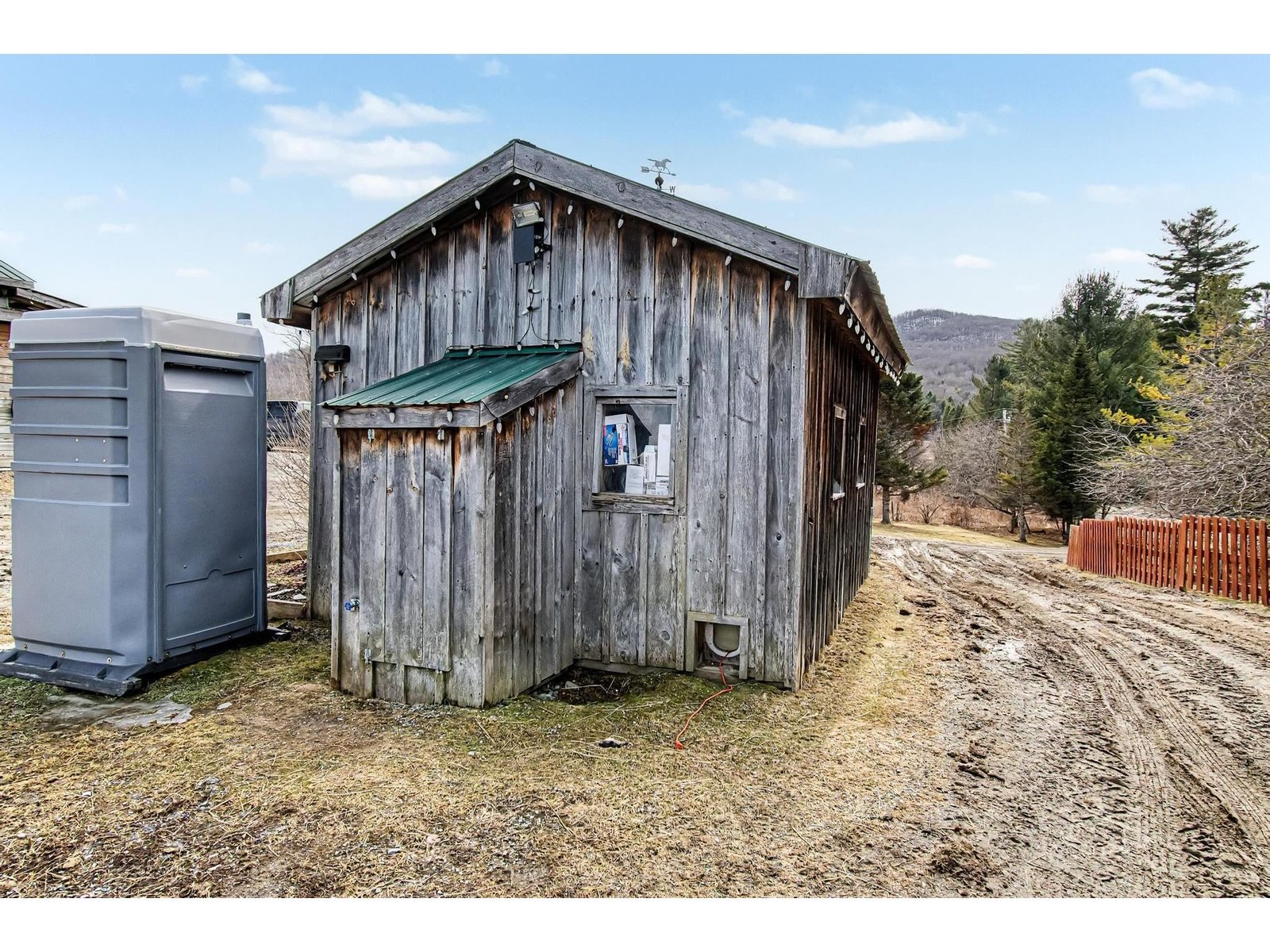 984 Pollander Road