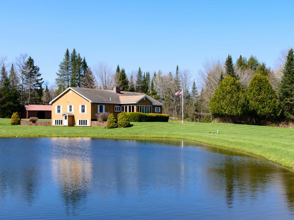 985 Center Hyde Park, Vermont