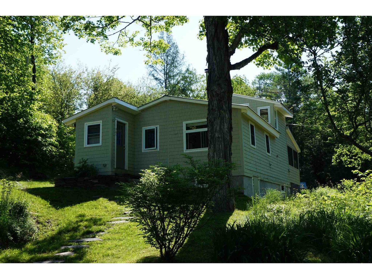 985 East Hill Road