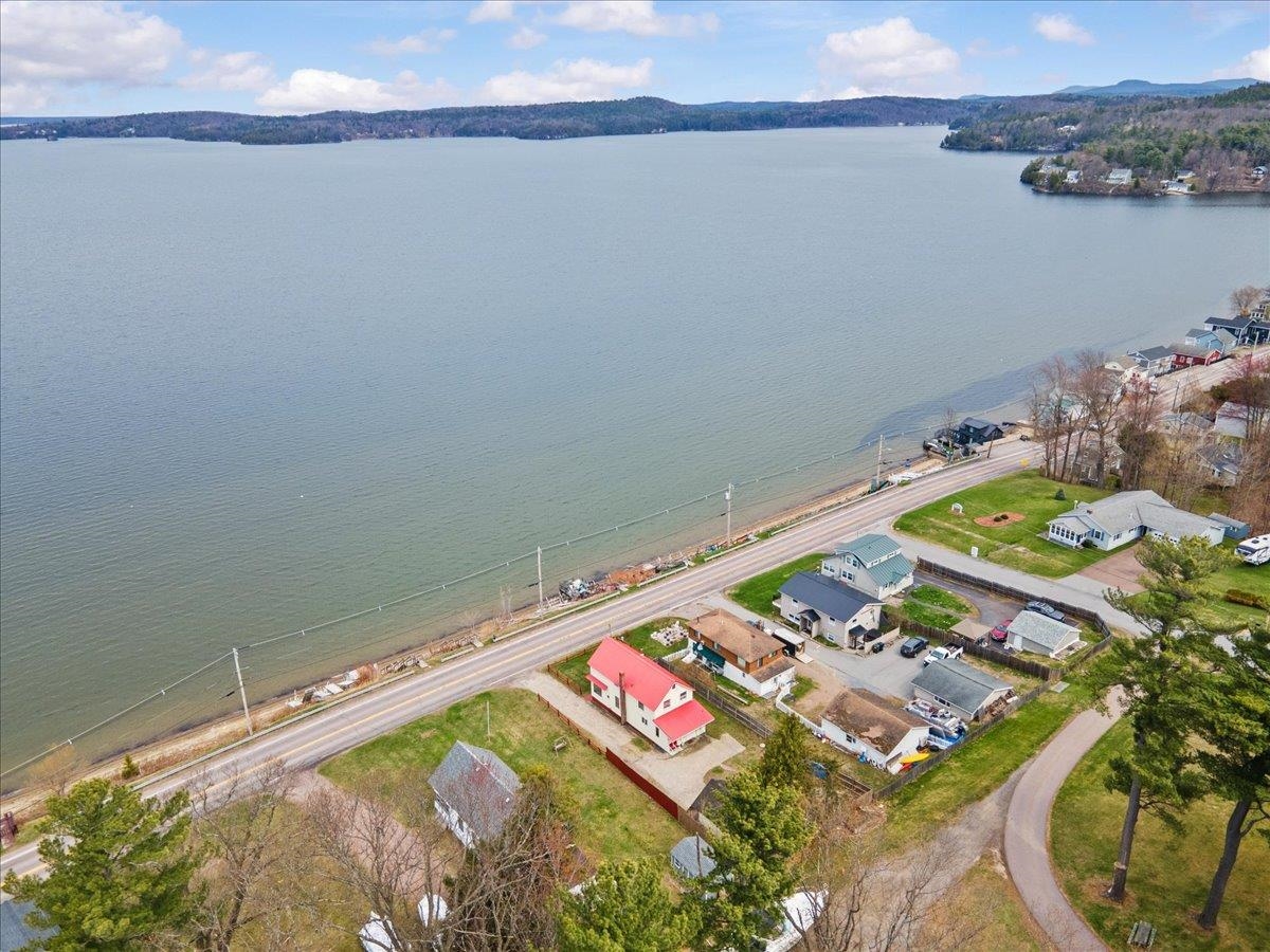986 East Lakeshore Drive