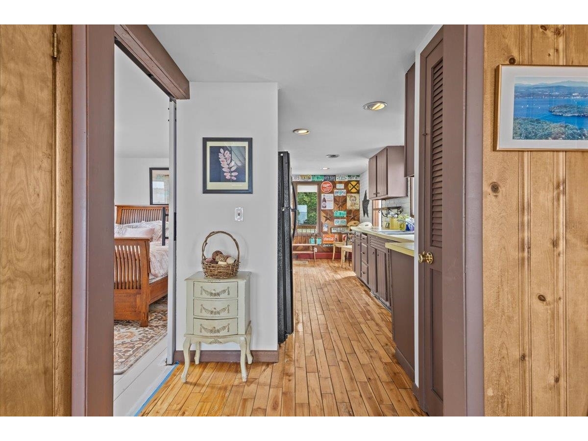 986 East Lakeshore Drive
