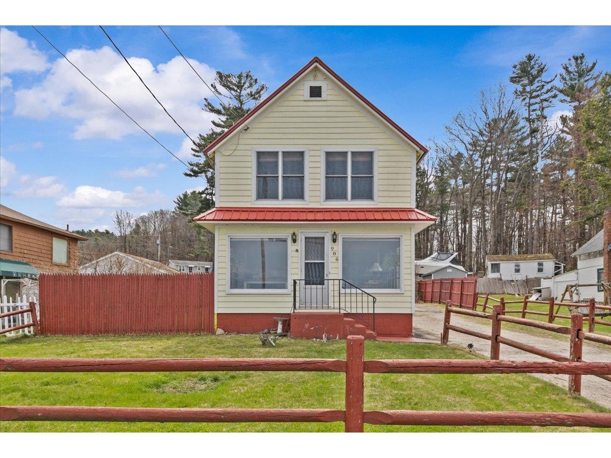 986 East Lakeshore Drive