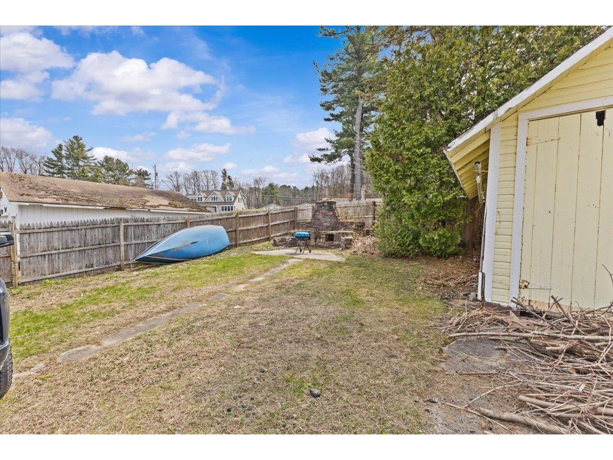 986 East Lakeshore Drive