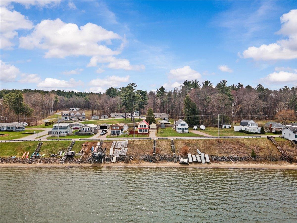 986 East Lakeshore Drive