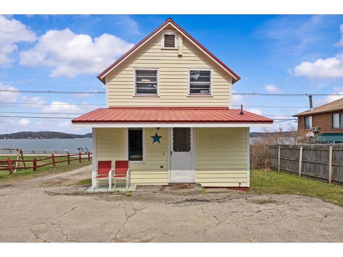 986 East Lakeshore Drive
