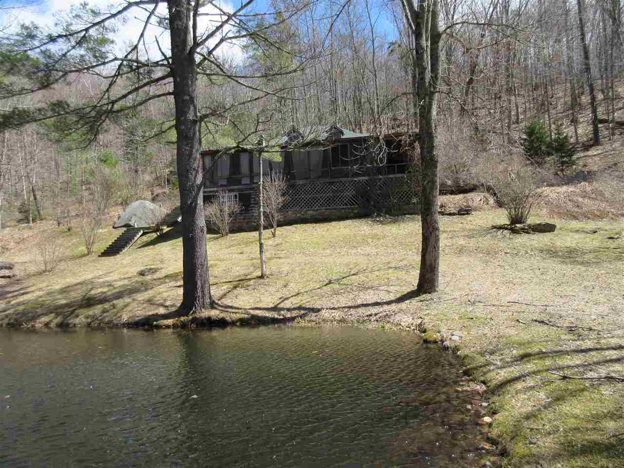989 Carlisle Hill Road