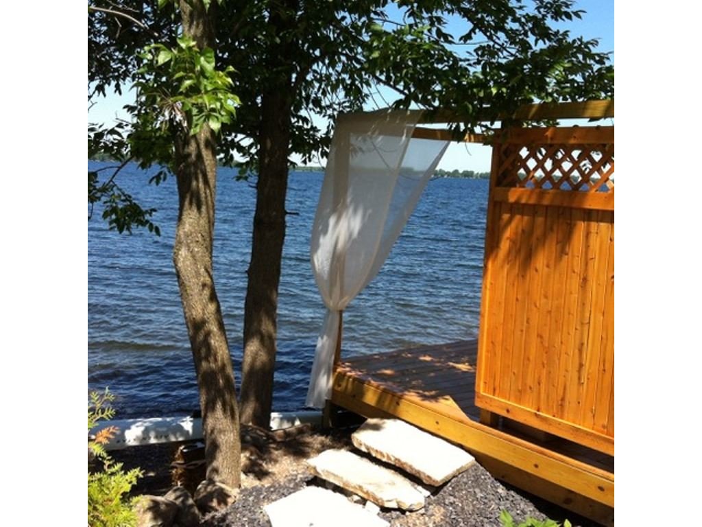 989 West Shore Road