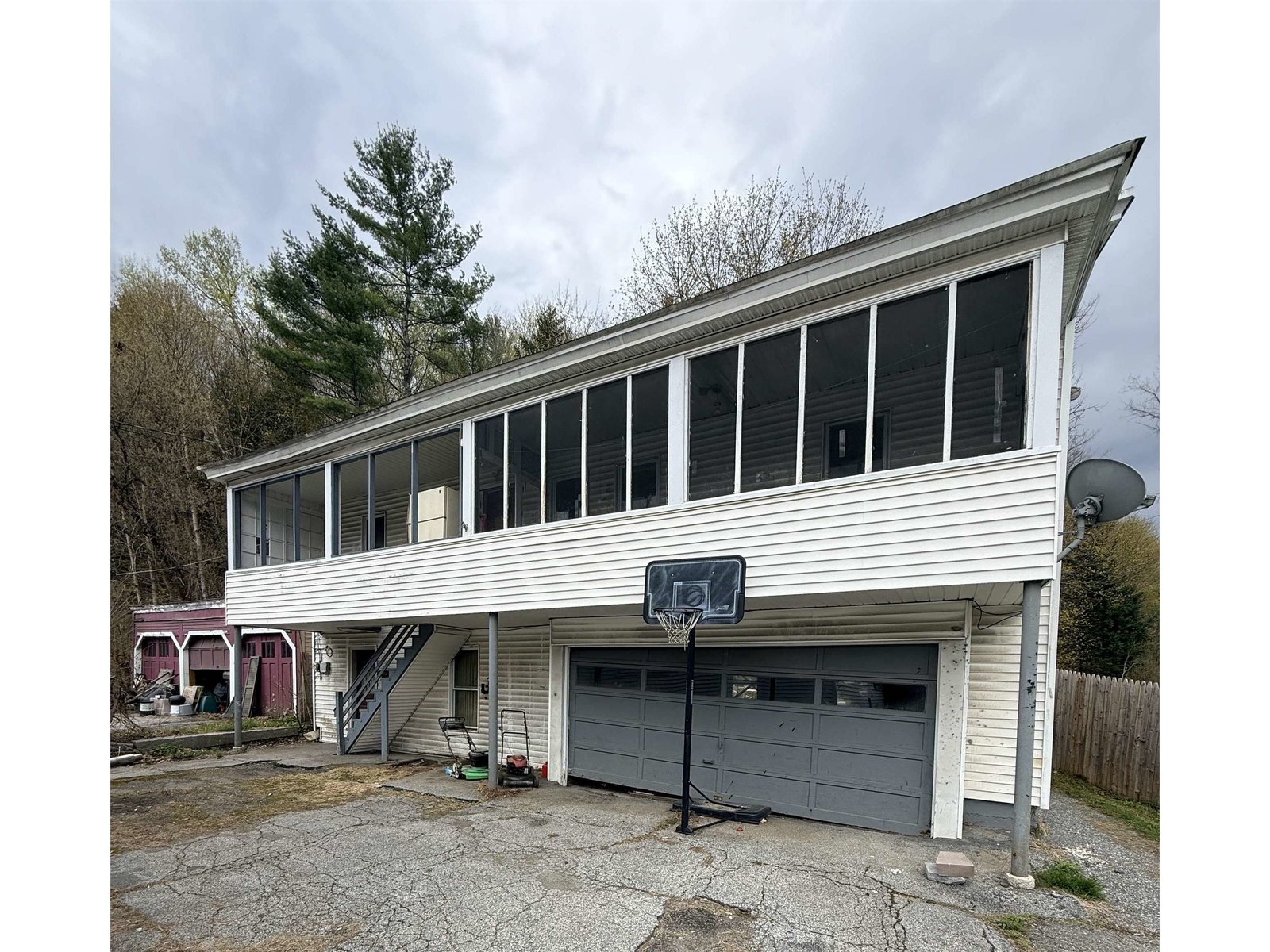 99-101 Maple Avenue