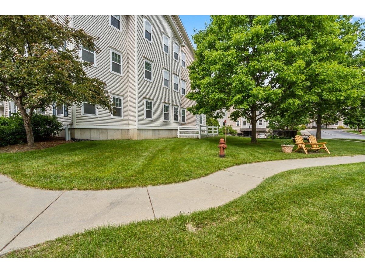 99 Eldredge Street, Unit 206