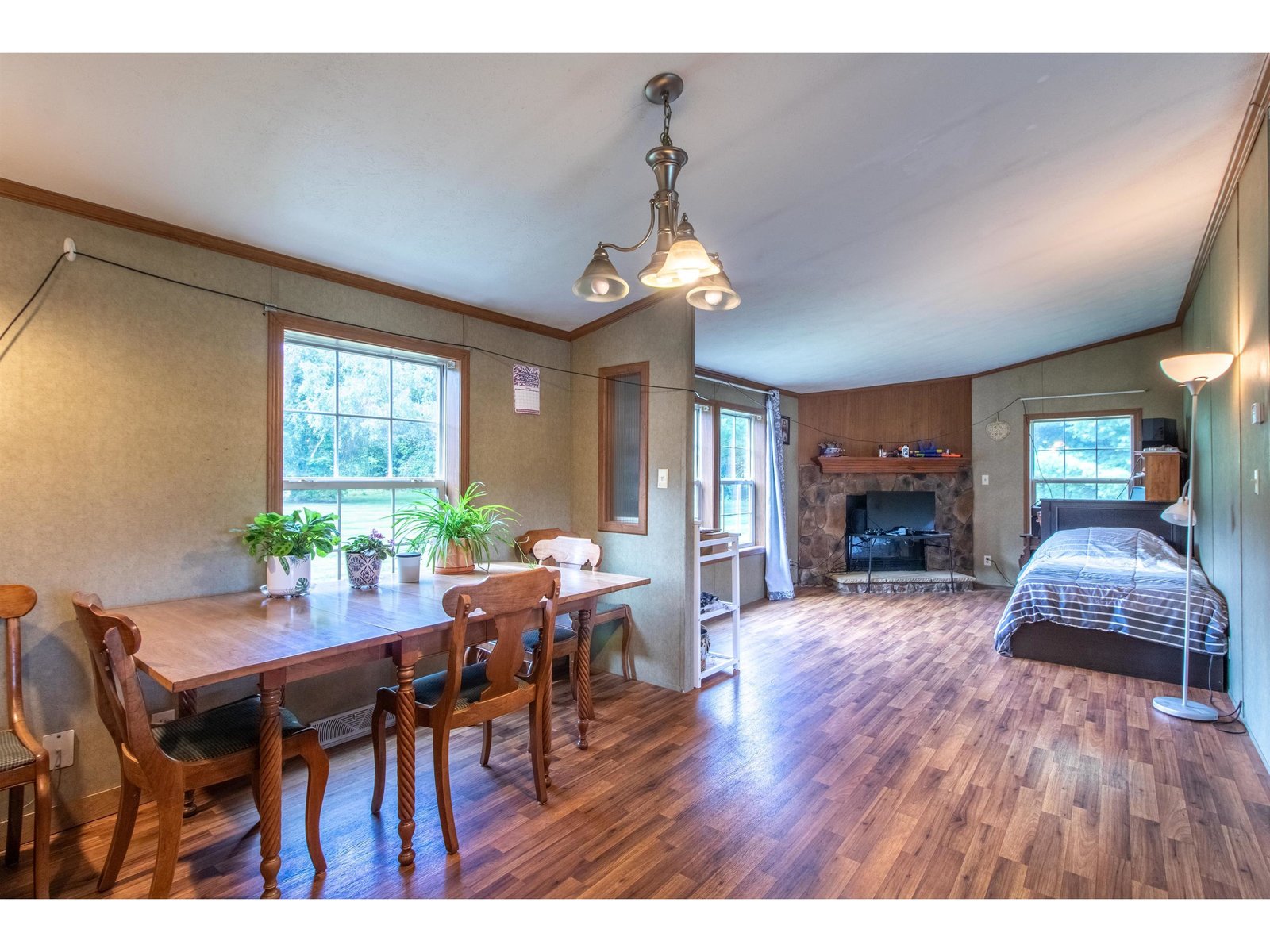 99 River Road