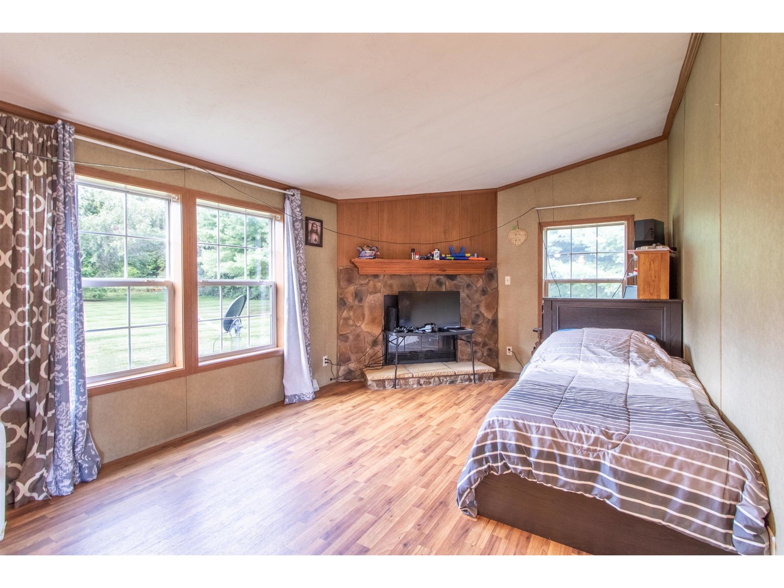 99 River Road